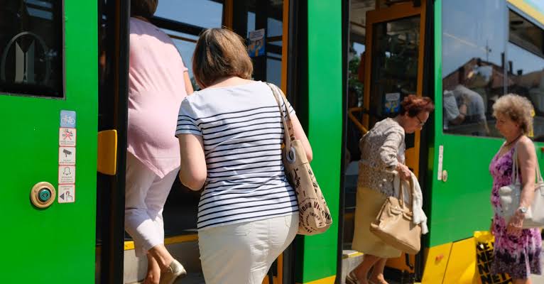 Zmiany w kursowaniu lokalnej komunikacji miejskiej (nowe linie autobusowe i rozkłady jazdy).