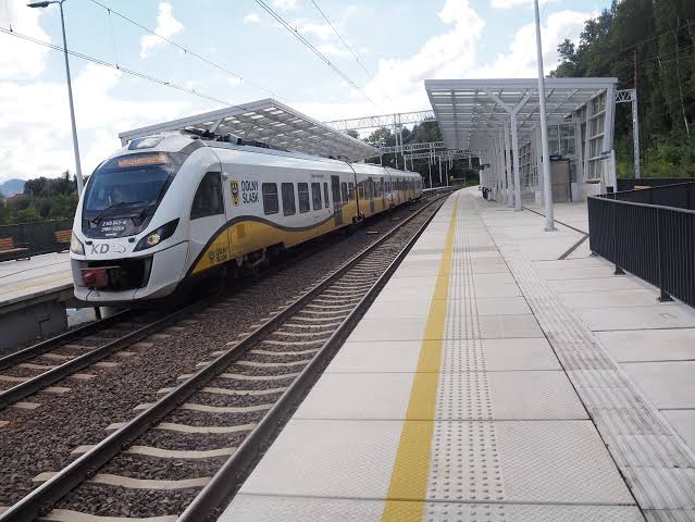 Zmiany w kursowaniu lokalnej komunikacji miejskiej (nowe linie autobusowe i rozkłady jazdy).