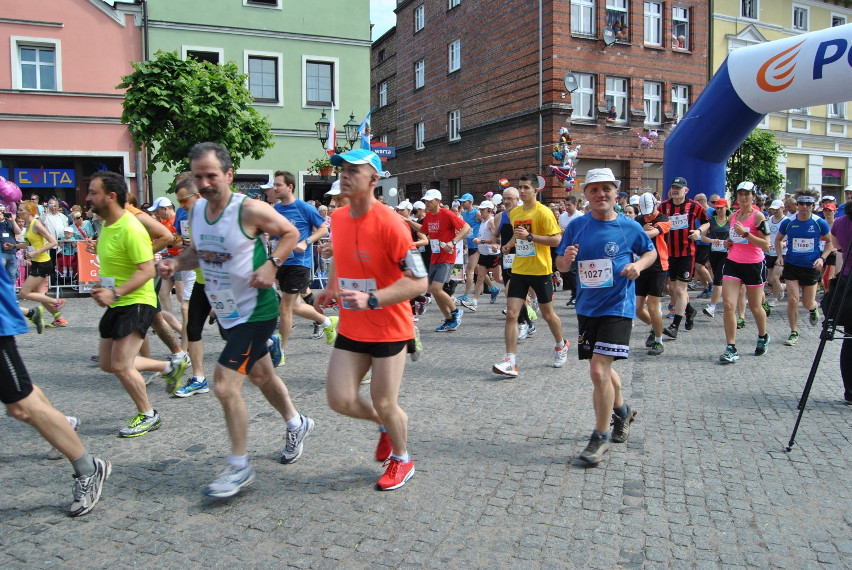 Półmaraton Grodziski – trasa, zapisy, medale i utrudnienia w ruchu drogowym podczas biegu.